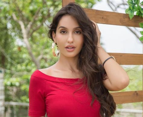 nora fatehi body measurement